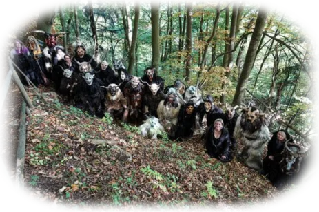 Die Mitglieder der Neunkirchner Rauhnacht Teufeln